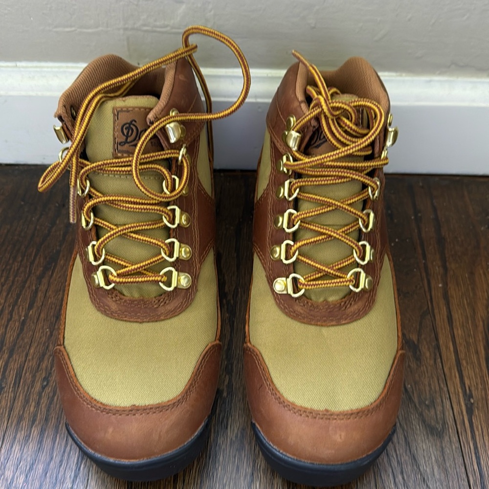 New Danner boots size 5.5
